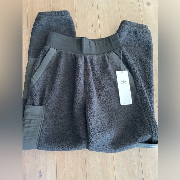 CURRENT SEASON Alo Micro Sherpa High-Waist Solstice Sweatpant NWT - Picture 7 of 10